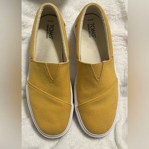 Toms Fenix Platform Mango Canvas Slip On Sneaker
